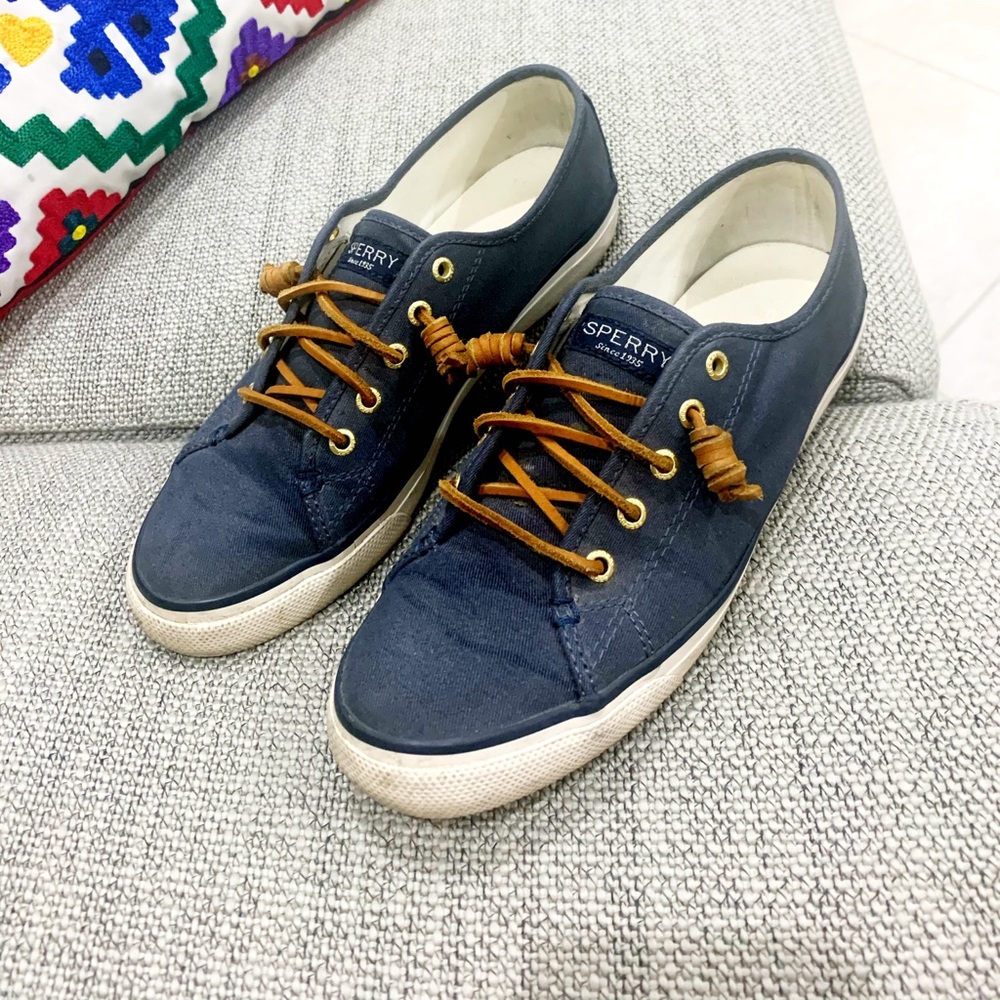 Sperry Boat Shoes 🛥 women size 8 in blue